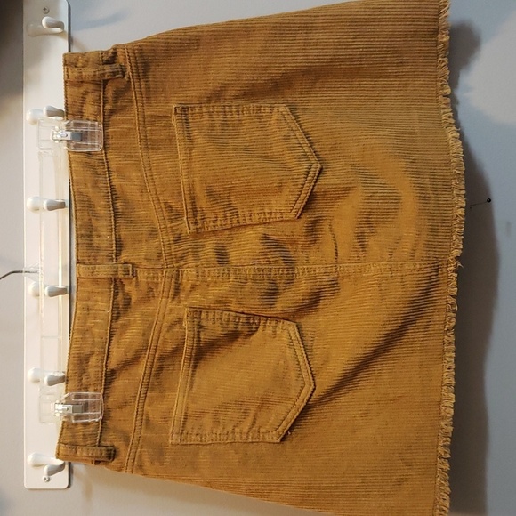 Indigo Rein Rusty/Tan 5-Button Corduroy Skirt, Size 11 - Picture 4 of 7